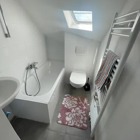 Annie's Apartment *